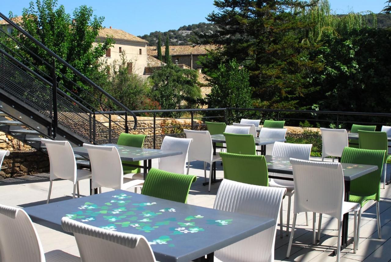 Hostel Les Terrasses Du Roc Saint-André-de-Roquepertuis Εξωτερικό φωτογραφία