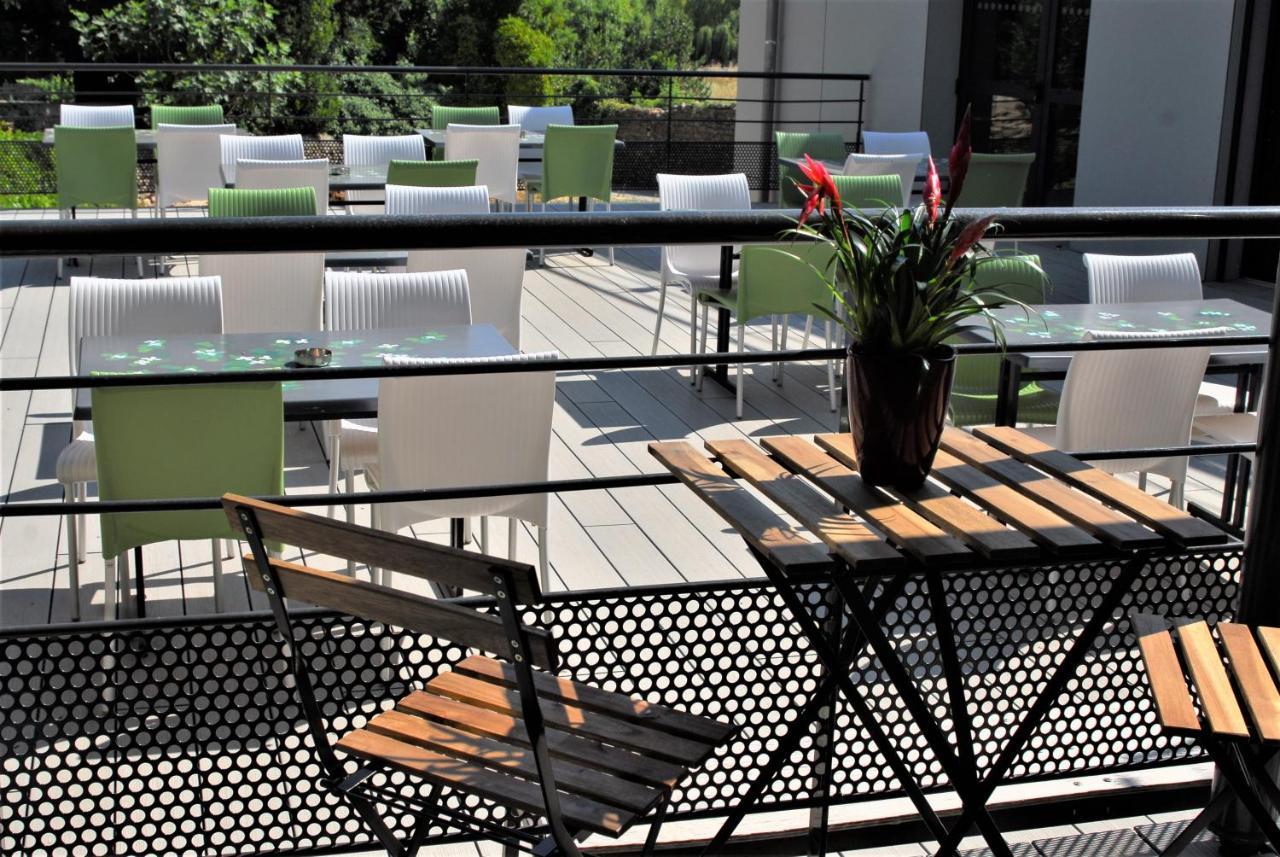 Hostel Les Terrasses Du Roc Saint-André-de-Roquepertuis Εξωτερικό φωτογραφία
