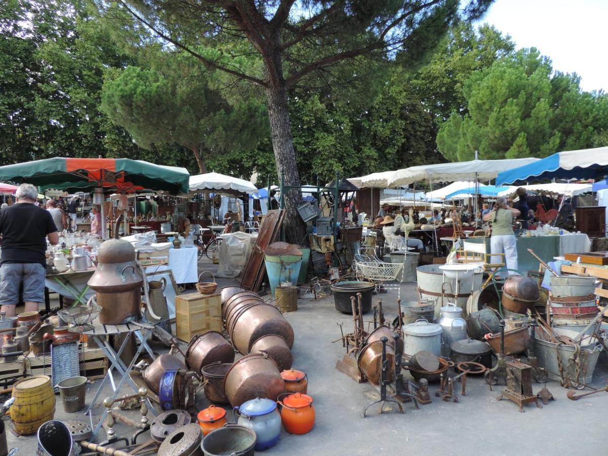 Hostel Les Terrasses Du Roc Saint-André-de-Roquepertuis Εξωτερικό φωτογραφία