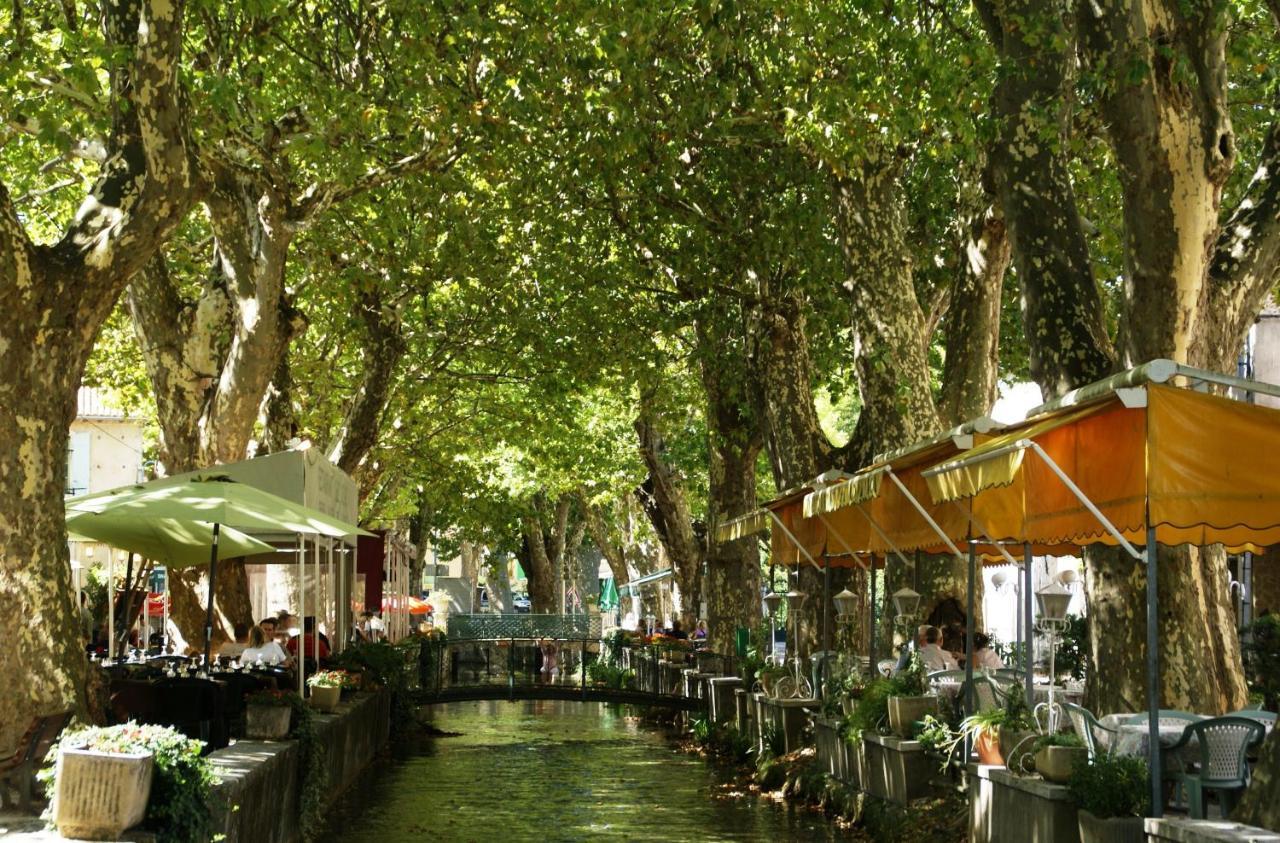 Hostel Les Terrasses Du Roc Saint-André-de-Roquepertuis Εξωτερικό φωτογραφία