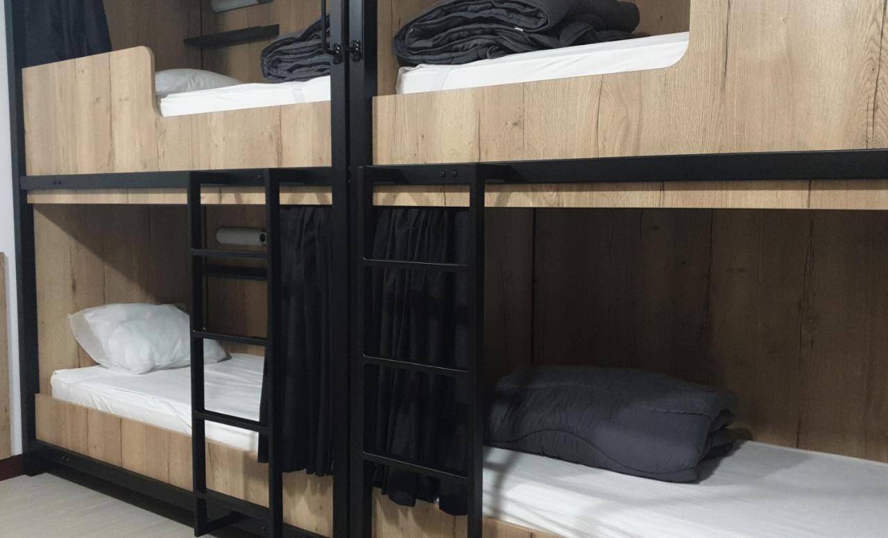 Hostel Les Terrasses Du Roc Saint-André-de-Roquepertuis Εξωτερικό φωτογραφία