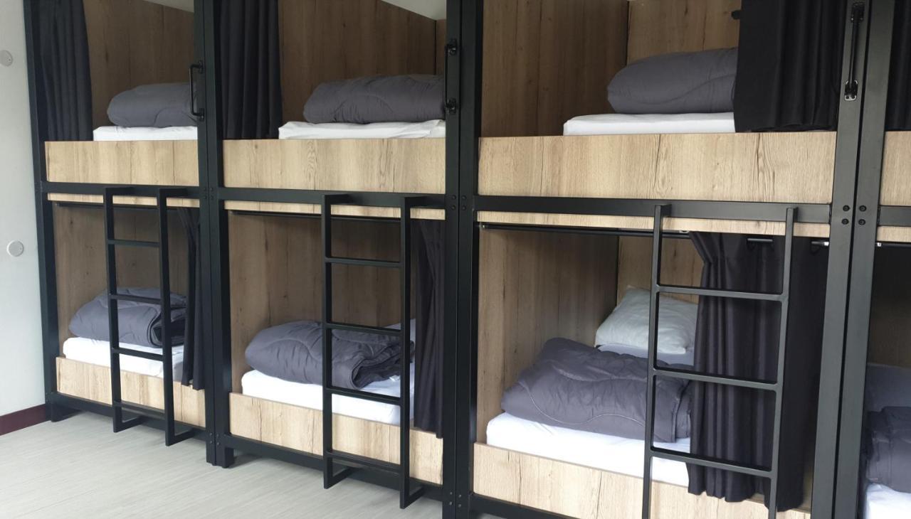 Hostel Les Terrasses Du Roc Saint-André-de-Roquepertuis Εξωτερικό φωτογραφία