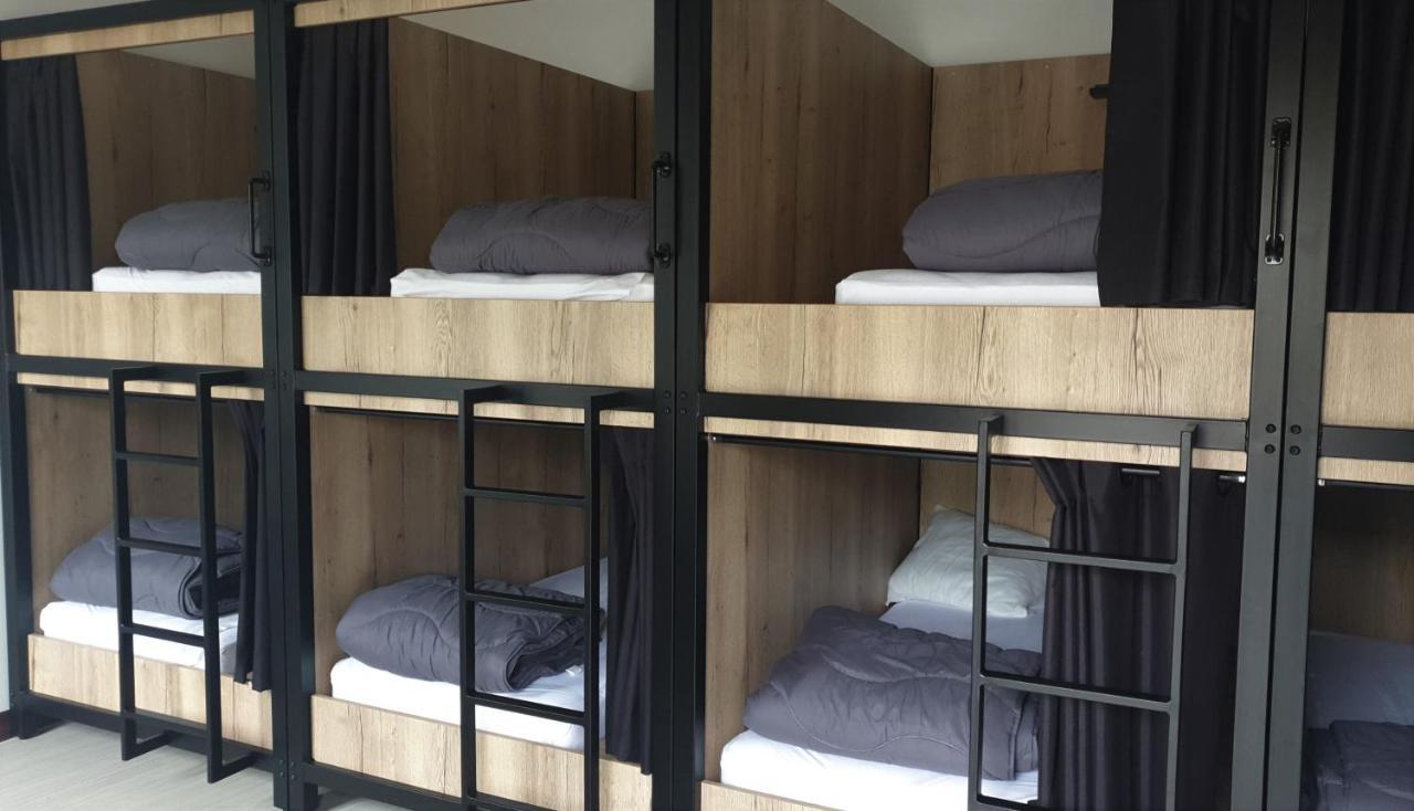 Hostel Les Terrasses Du Roc Saint-André-de-Roquepertuis Εξωτερικό φωτογραφία
