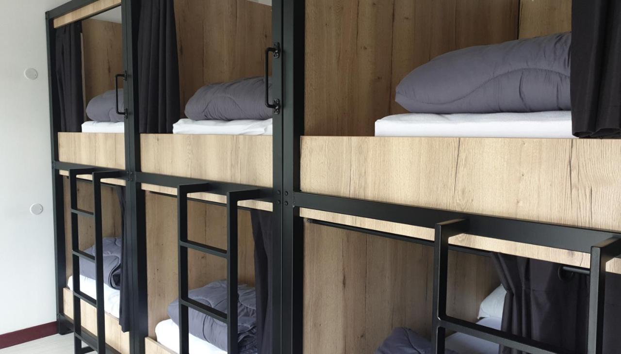Hostel Les Terrasses Du Roc Saint-André-de-Roquepertuis Εξωτερικό φωτογραφία
