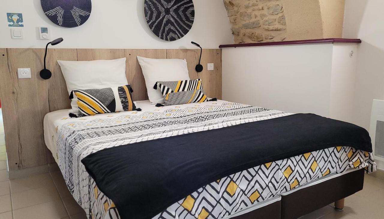 Hostel Les Terrasses Du Roc Saint-André-de-Roquepertuis Εξωτερικό φωτογραφία